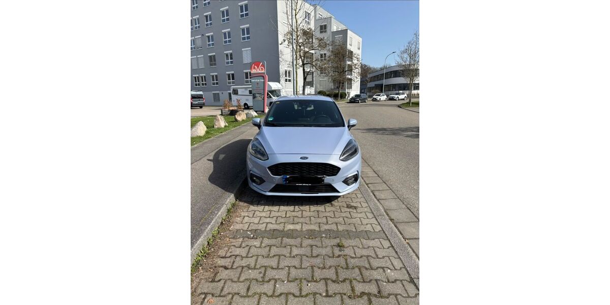 Ford Fiesta 51.000 km 14.500 &euro; Freiburg 79112