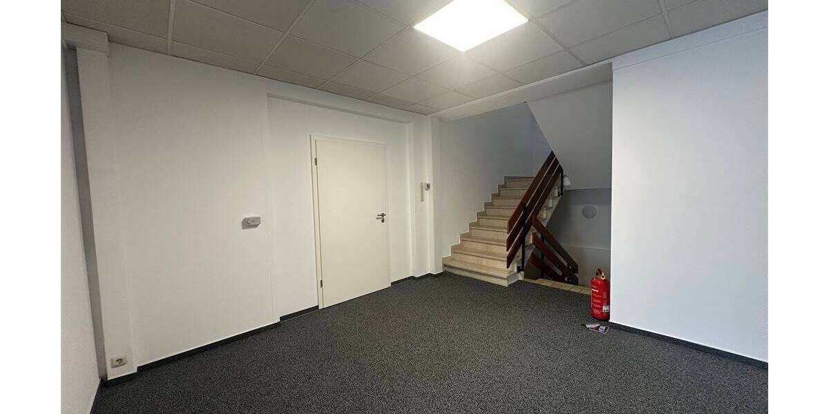 Gewerbeobjekt Leinburg Weißenbrunn - 6 Zimmer, 295 m&sup2;, 980&euro; | Angebot:25736779