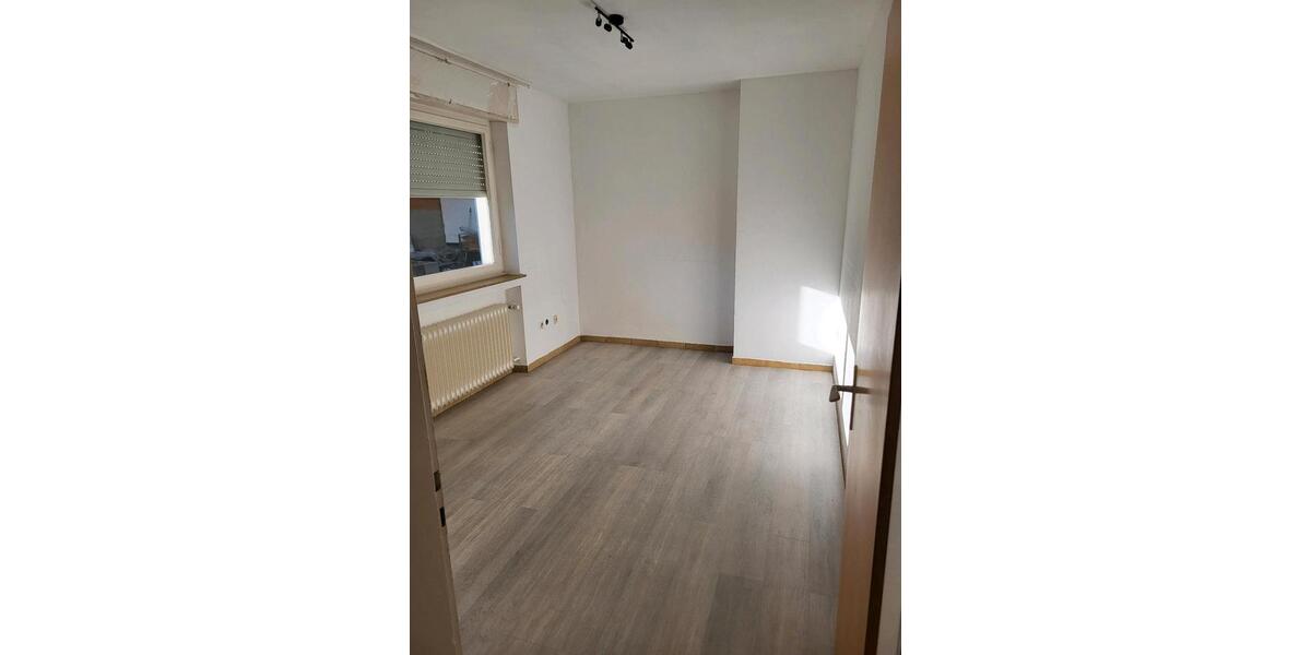 Einfamilienhaus Leopoldshöhe - 8 Zimmer, 206 m&sup2;, 1.800&euro; | Angebot:26075416