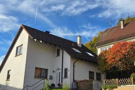 Freistehendes Einfamilienhaus in zentraler und ruhiger Lage mit gepflegtem Garten. 5 zimmer