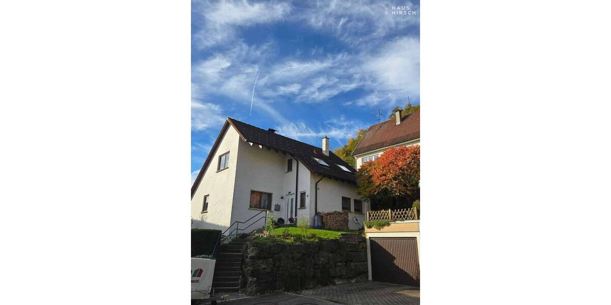 Freistehendes Einfamilienhaus in zentraler und ruhiger Lage mit gepflegtem Garten. 5 zimmer