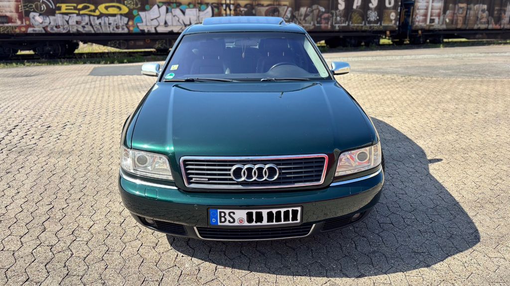 Audi A8 199.170 km 7.900 € Braunschweig 38126