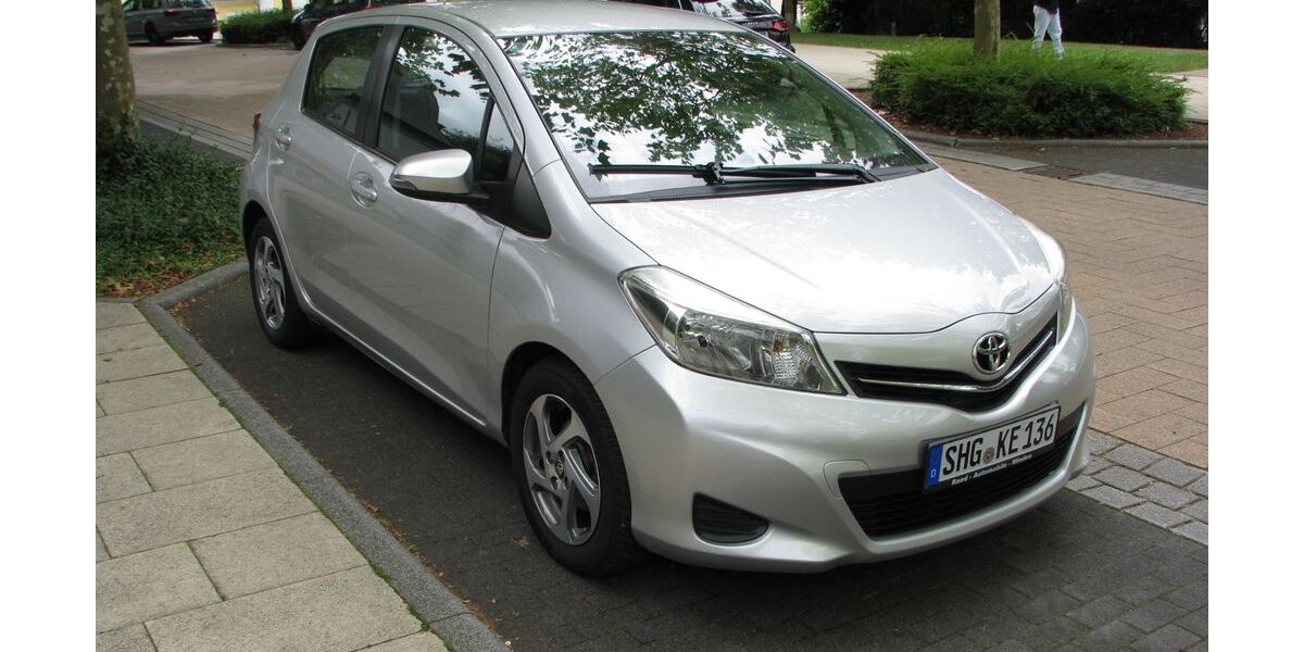 Toyota Yaris 120.000 km 6.800 &euro; Bad Nenndorf 31542