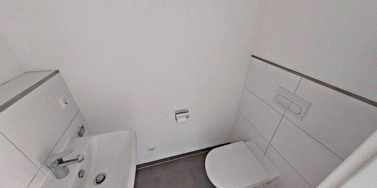 FAMILIEN AUFGEPASST: Modernes Reihenendhaus mit 4,5 Zimmern, 2 Bädern, EBK, Terrasse, Keller u.v.m. in Hannover 4 zimmer