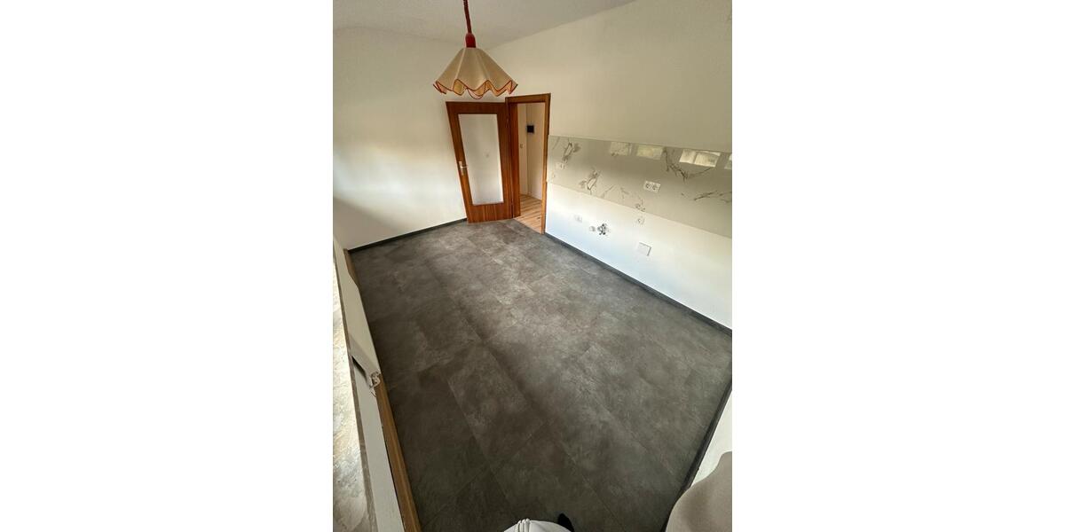 Dachgeschoßwohnung Marpingen - 3 Zimmer, 90 m&sup2;, 700&euro; | Angebot:26021107