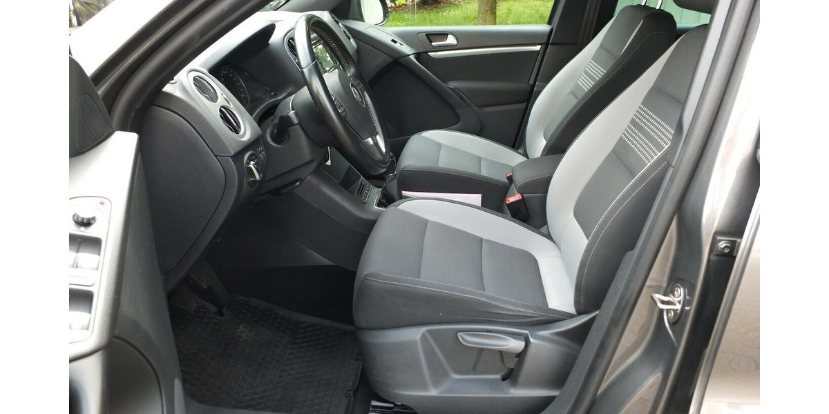 VW Tiguan LIFE BMT NAVI AHK PARKPILOT SHZ BLUETOOTH 124.710 km 12.304 &euro; Köln 50858