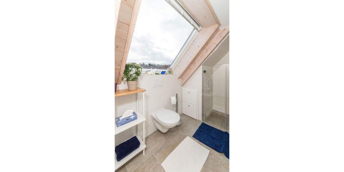 Doppelhaushälfte Oberreichenbach - 6 Zimmer, 196 m&sup2;, 2.490&euro; | Angebot:25355700