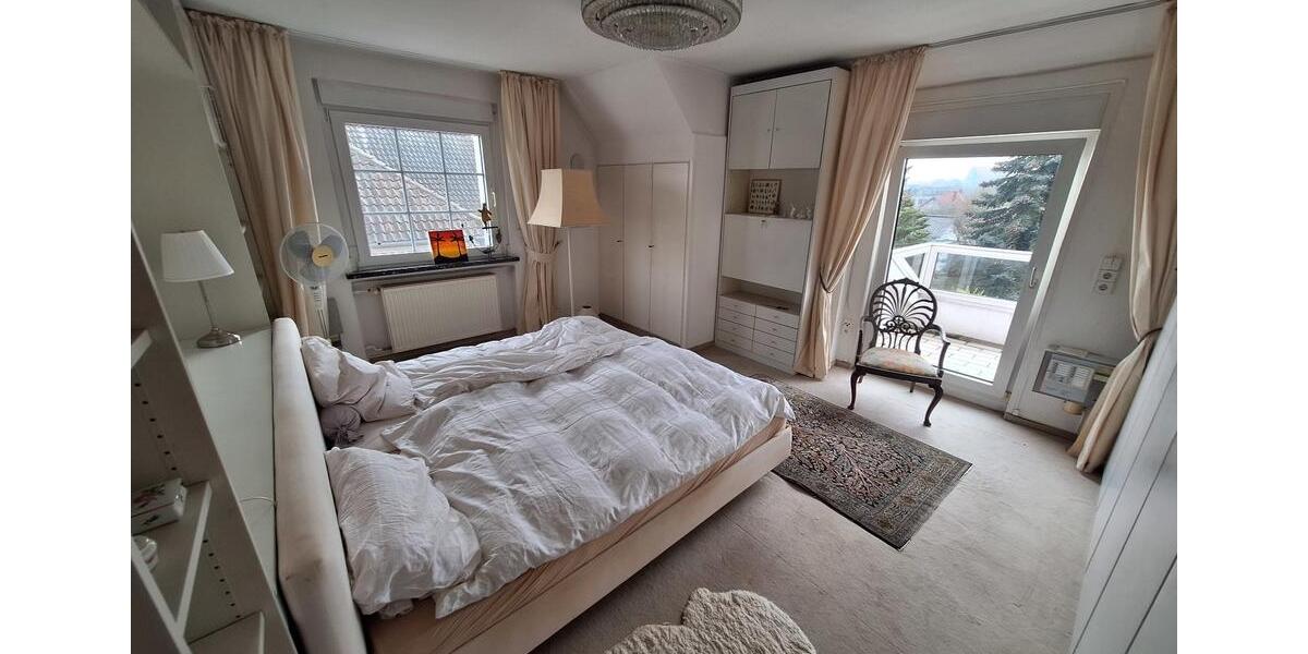 Einfamilienhaus Helmstedt - 10 Zimmer, 221 m&sup2;, 350.000&euro; | Angebot:27084827