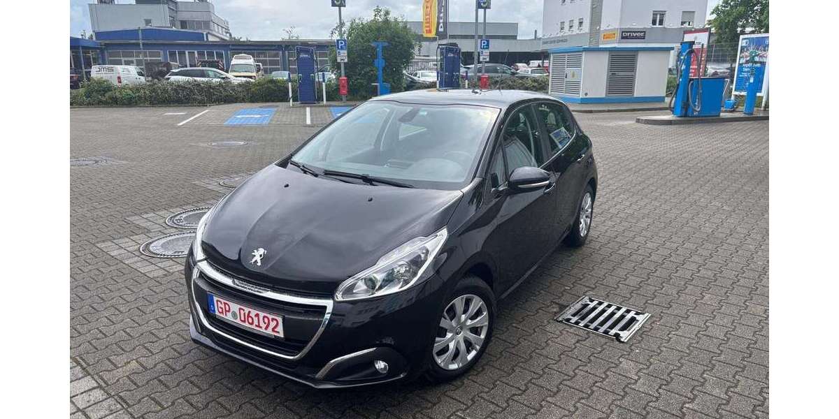 Peugeot 208 78.600 km 7.400 &euro; Göppingen 73037