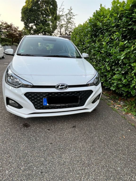 i20