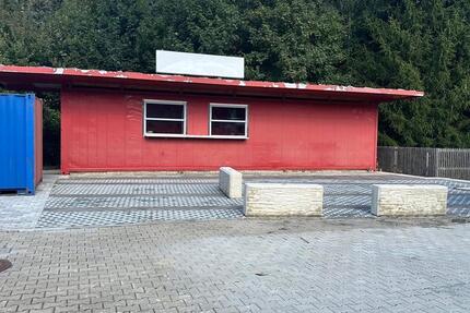 Imbiss in zentraler Lage und großer Parkfläche zur Miete zimmer