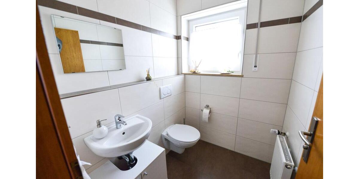 Erdgeschoßwohnung Ingolstadt Südost - 5 Zimmer, 165 m&sup2;, 1.450&euro; | Angebot:26034254