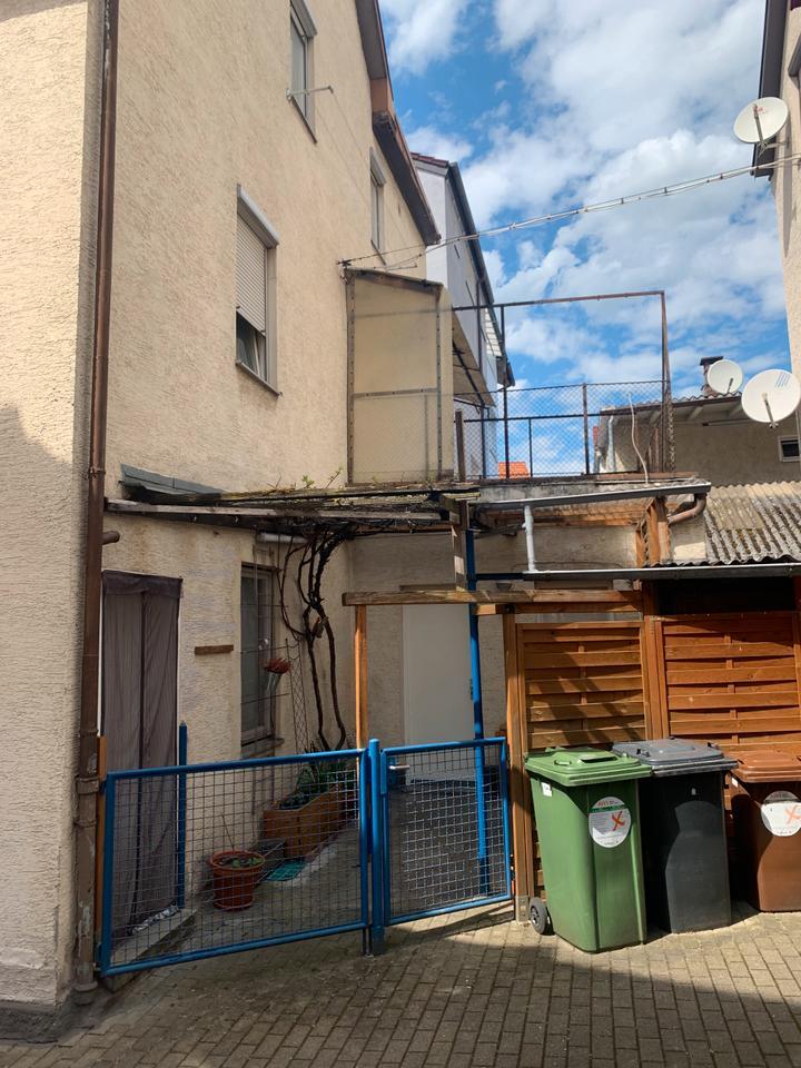 Mehrfamilienhaus 5 Parteien leerstehend