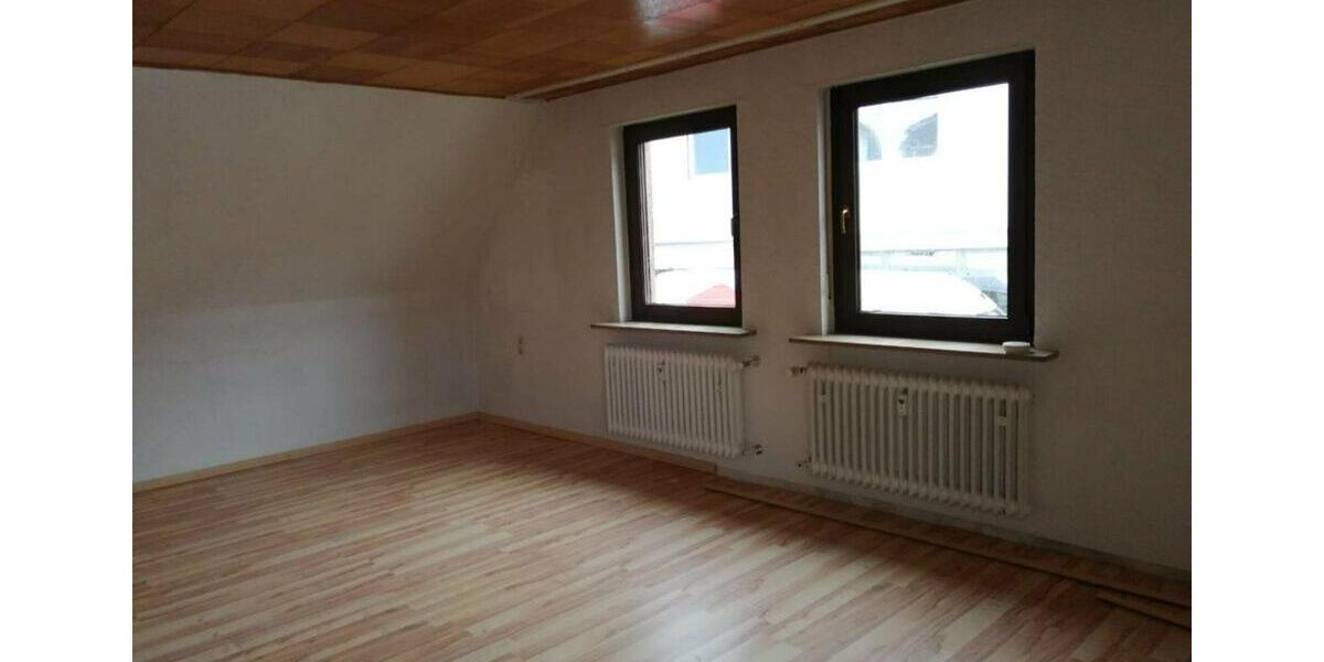 Etagenwohnung Würzburg Lindleinsmühle - 4 Zimmer, 90 m&sup2;, 880&euro; | Angebot:25367412