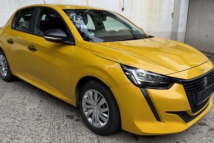 Peugeot 208 1.2 Klima 1. Hand Like 156.600 km 6.500 &euro; Berlin 10247