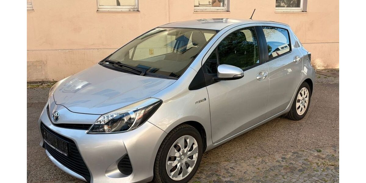 Toyota Yaris 184.000 km 7.300 &euro; Berlin 13359