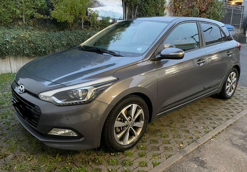 Hyundai i20 82.500 km 10.490 € Reutlingen 72764