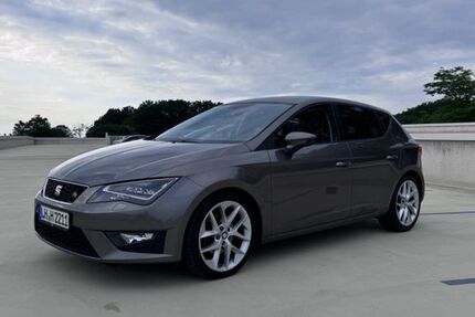 Seat Leon 99.889 km 11.650 &euro; Coesfeld 48653