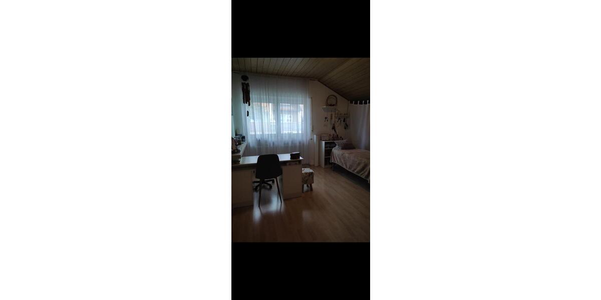 Etagenwohnung Hengersberg - 4 Zimmer, 125 m&sup2;, 850&euro; | Angebot:26384522
