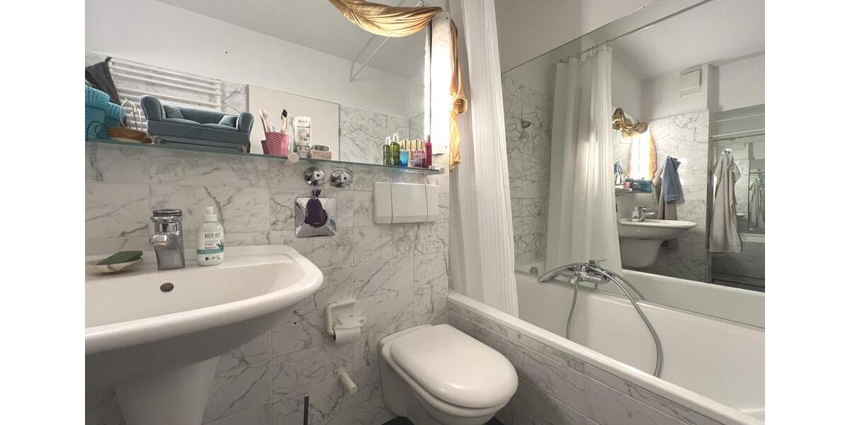 Traumhafte 4-Zi.-Maisonette-Whg mit 4 Balkonen mit Wasserblick zzgl. 2 Außen-Stellplätzen 4 zimmer