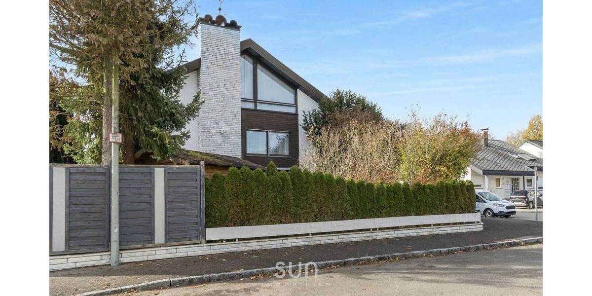 Familientraum.Grün. Ruhig. Einzigartig. Reiheneckhaus in Ulm-Unterweiler mit Pool und großem Garten! 8 zimmer