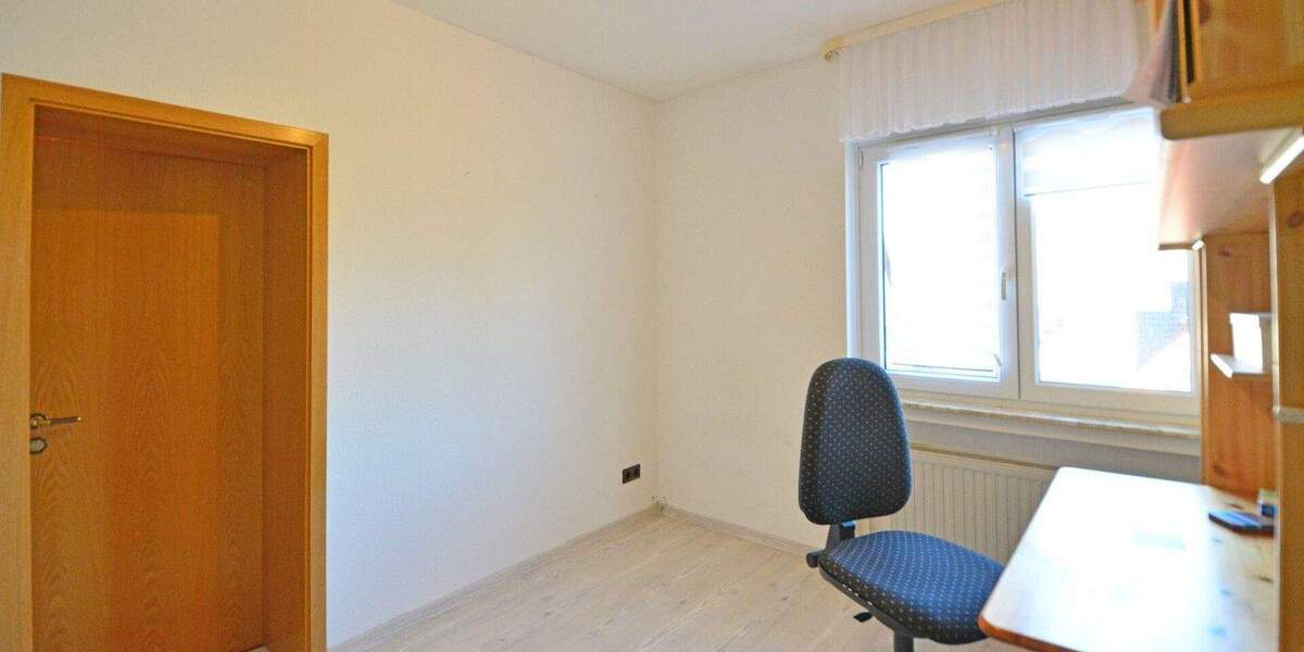 Mehrfamilienhaus, Wohnhaus Hofgeismar / Hombressen Hombressen - 9 Zimmer, 245 m&sup2;, 330.000&euro; | Angebot:25735154