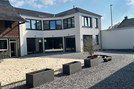 Haus Erkelenz - 1.690.000&euro; | Angebot:25840864