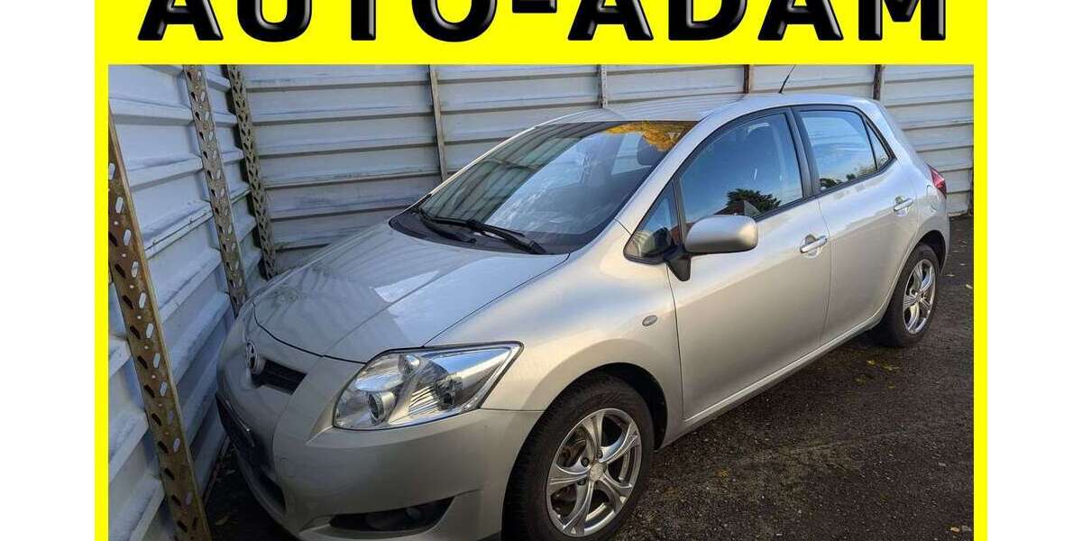 Toyota Auris 111.060 km 6.350 &euro; Lübeck 23556