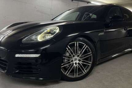 Porsche Panamera 137.000 km 35.900 &euro; Wiesbaden 65199