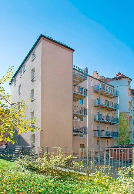 Großzügige 2 Zimmer Wohnung in St. Johannis mit großem Balkon-komplett saniert!