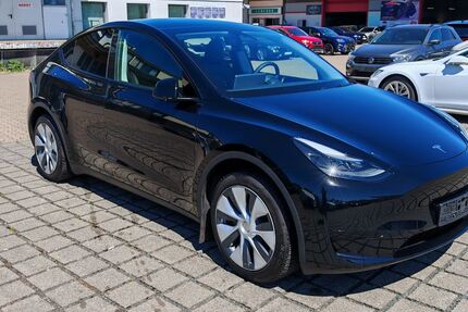 Tesla Model Y 61.948 km 34.970 &euro; Braunschweig 38112