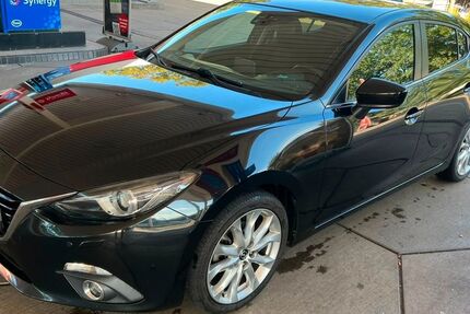 Mazda 3 142.000 km 7.700 &euro; Dresden 01139
