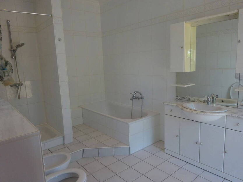Schöne Doppelhaushälfte im Landhausstil, in ruhiger Lage!