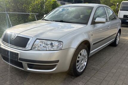Skoda Superb 161.000 km 2.450 &euro; Lörrach-Haagen 79541