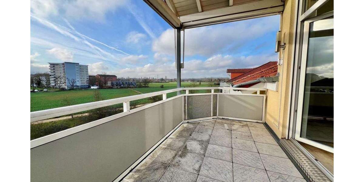 Wo Licht, Weite und Ruhe zuhause sind: Traumhafte 3-Zi-DG-Wohnung in Rumpenheim 3 zimmer