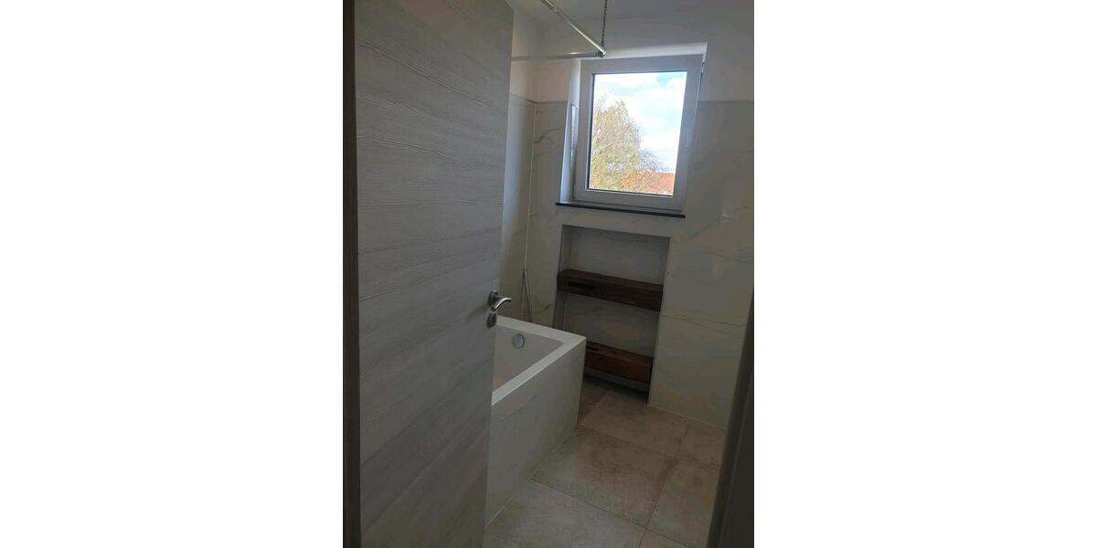 Etagenwohnung Petershagen - 4 Zimmer, 135 m&sup2;, 1.100&euro; | Angebot:26337646