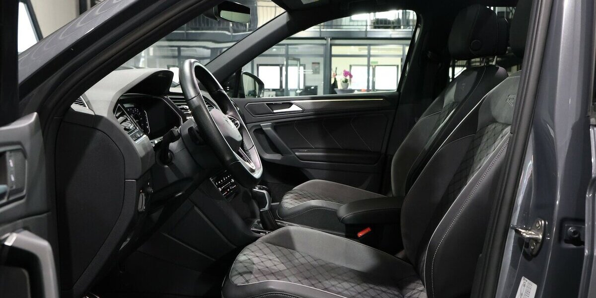 VW Tiguan 1.4 TSI DSG e-HYBRID R-LINE SPORT BLACK 87.000 km 31.991 &euro; Hamm 59077