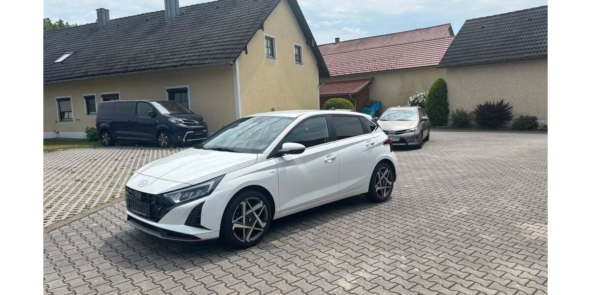 Hyundai i20 17.405 km 19.500 &euro; Kirchroth 94356