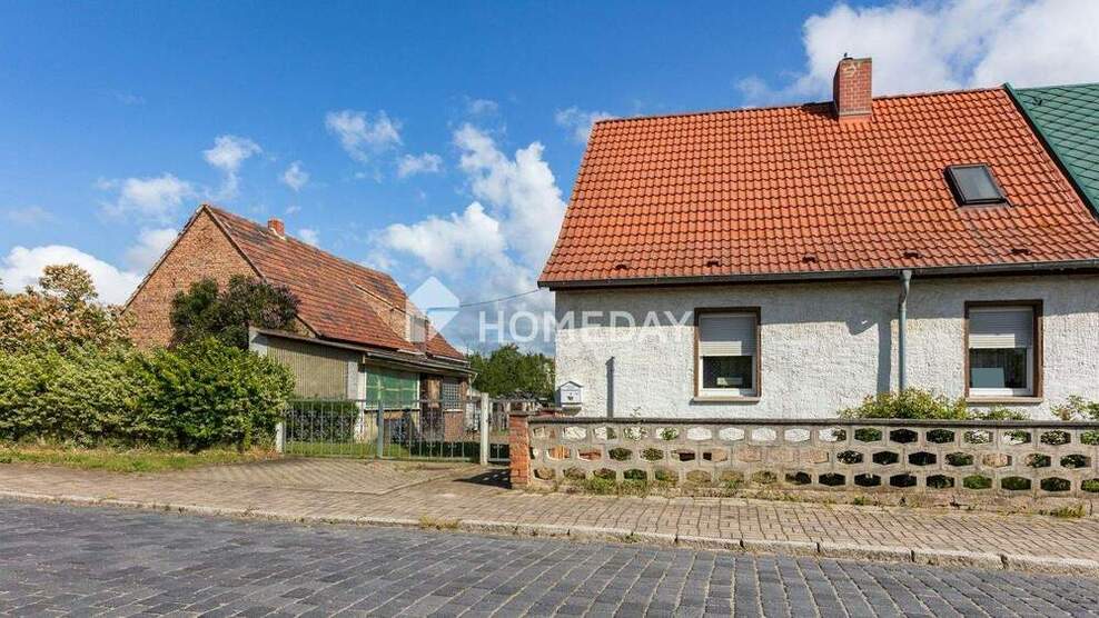 Sanierungsbedürftiges EFH mit 1.740m² Grund, Nebengebäuden & Stellplätzen in ruhiger Lage 5 zimmer