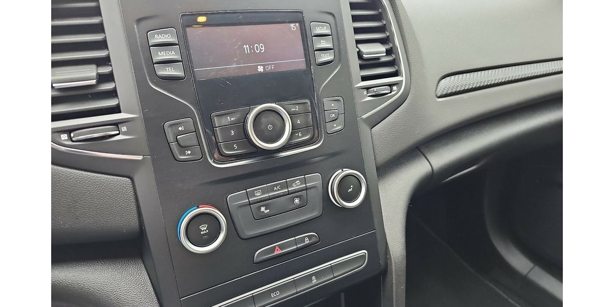 Renault Megane Life Insp. NEU 80.000 km 10.990 &euro; Schwalbach/Taunus 65824