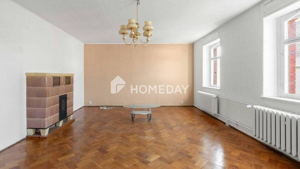 Viel Platz & Potenzial: EFH mit 8 Zimmern, Innenhof & Nebengelass auf großem Grundstück 8 zimmer