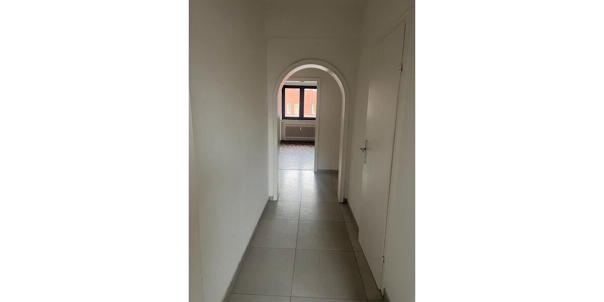 Etagenwohnung Nordenham - 4 Zimmer, 102 m&sup2;, 600&euro; | Angebot:25641830