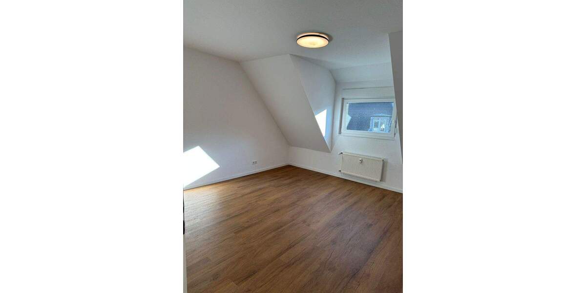 Etagenwohnung Essen Huttrop - 3 Zimmer, 96 m&sup2;, 990&euro; | Angebot:24860521