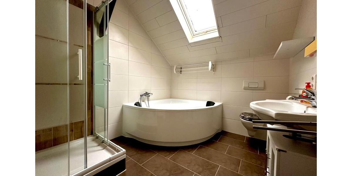 Großzügige 4-Zimmer-Altbauwohnung im Ortszentrum von Neuenburg 4 zimmer