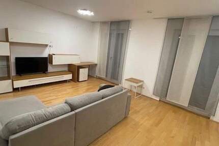 Stilvolle, neuwertige 1,5-Zimmer-Erdgeschosswohnung mit Einbauküche in Frankfurt am Main 1 zimmer