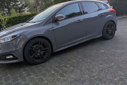 Ford Focus 95.033 km 13.490 € Finnentrop 57413
