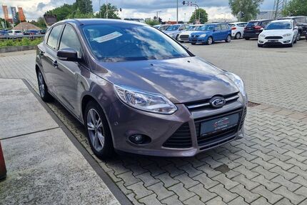 Ford Focus 95.320 km 6.299 &euro; Paderborn 33104