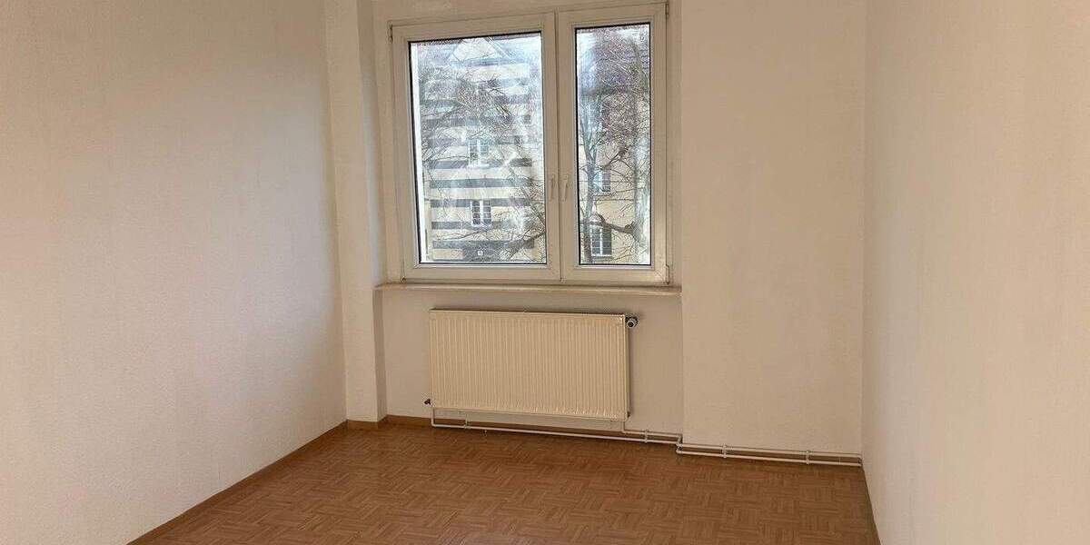 Zimmer Halle (Saale) Damaschkestraße - 2 Zimmer, 49 m&sup2;, 400&euro; | Angebot:25996372