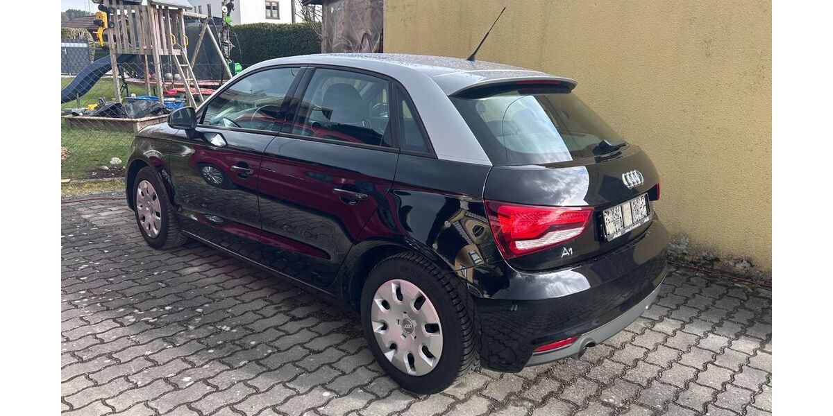 Audi A1 117.531 km 12.500 &euro; Haag 83527