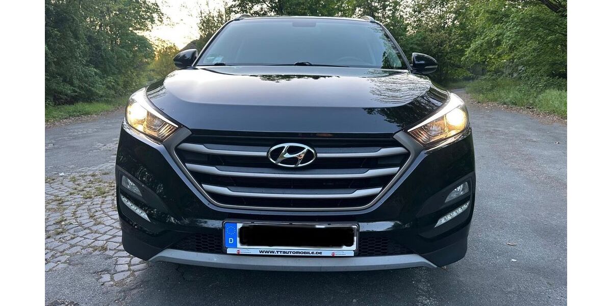Hyundai TUCSON 128.000 km 12.999 &euro; Rüsselsheim am Main 65428